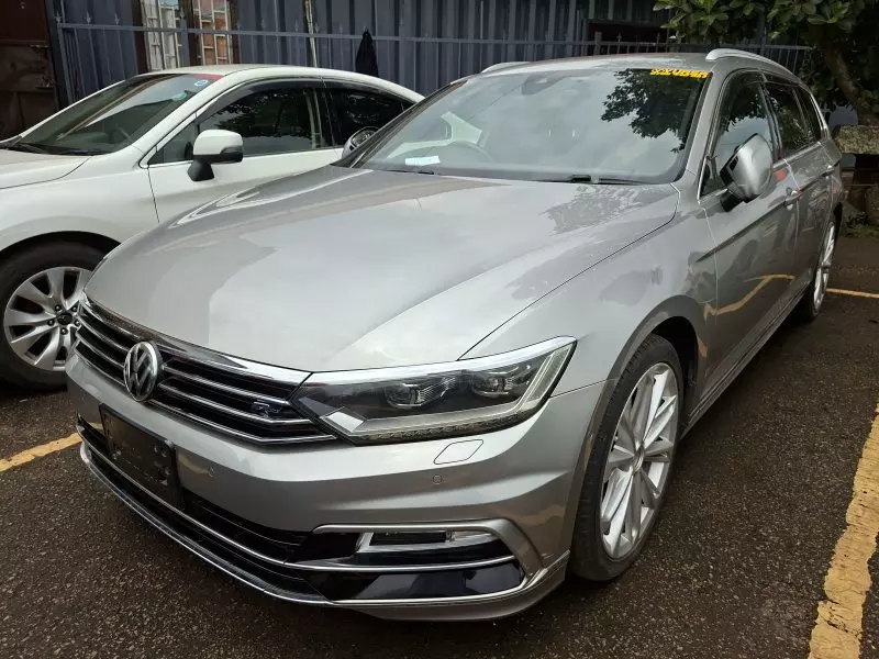 Volkswagen Passat   - 2016
