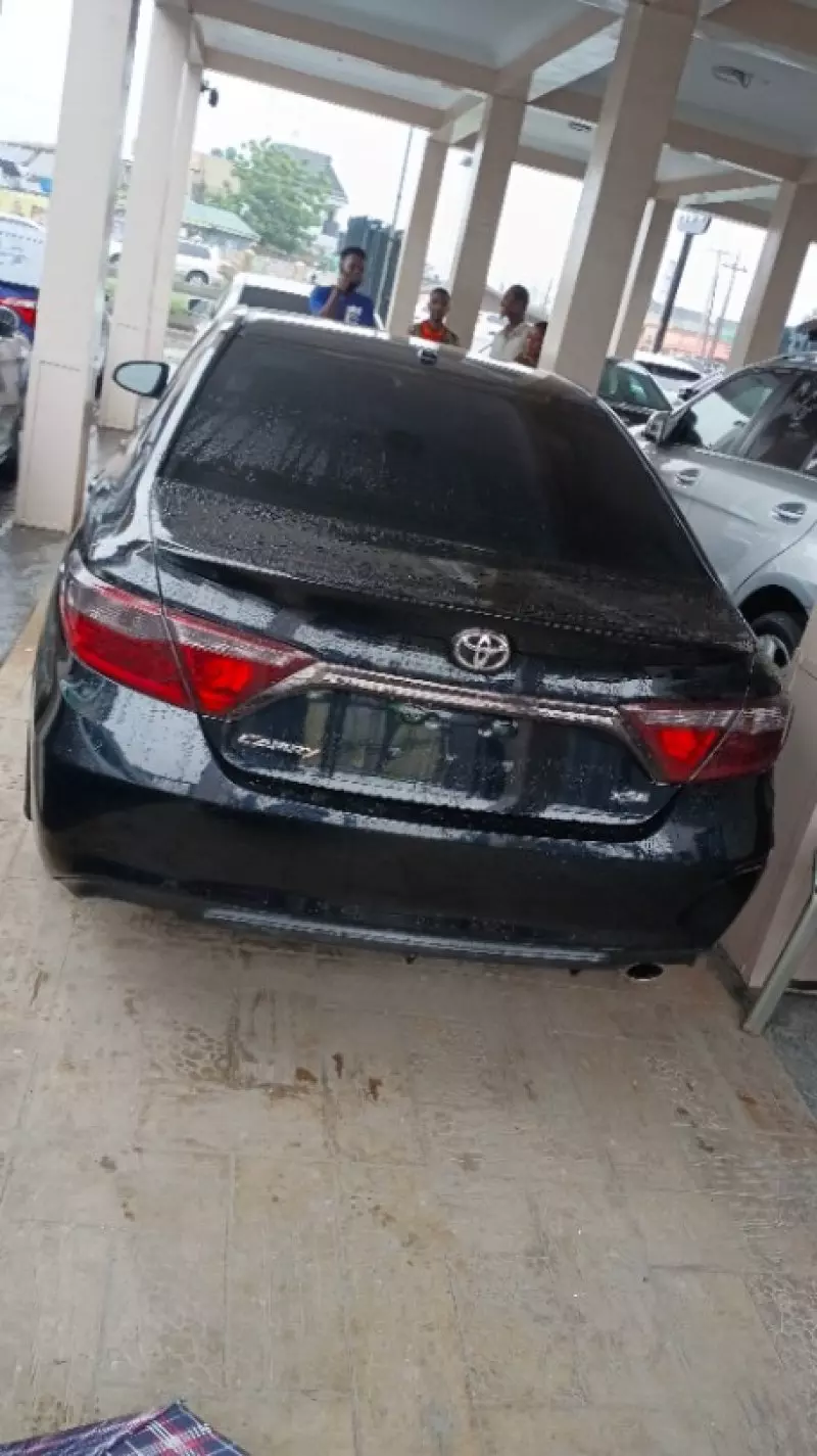 TOYOTA Camry   - 2015