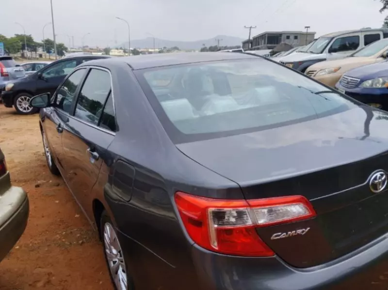 TOYOTA Camry   - 2012