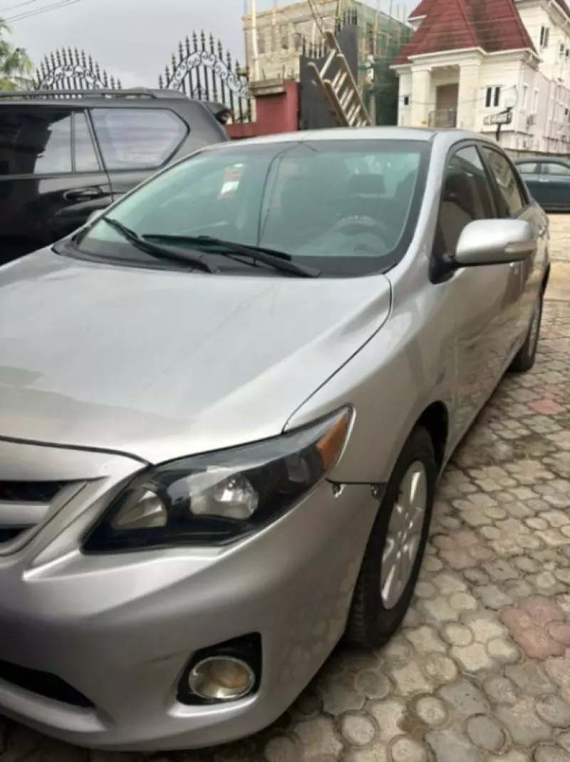Toyota Corolla   - 2012