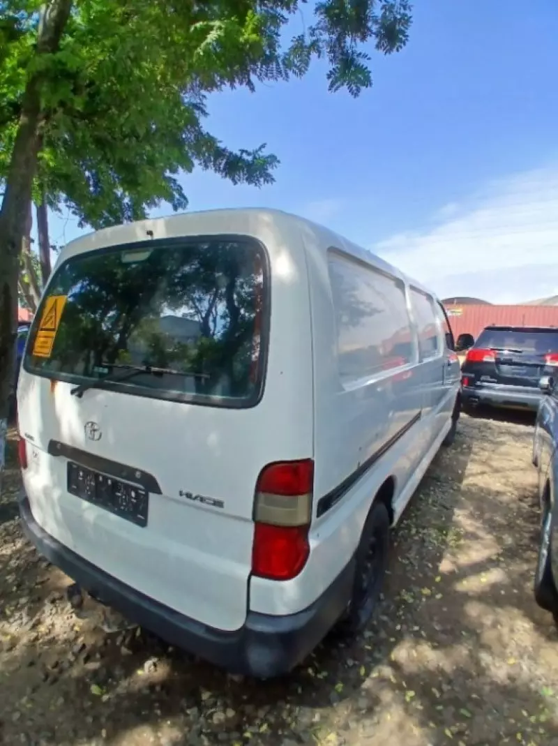 TOYOTA Hiace   - 2008