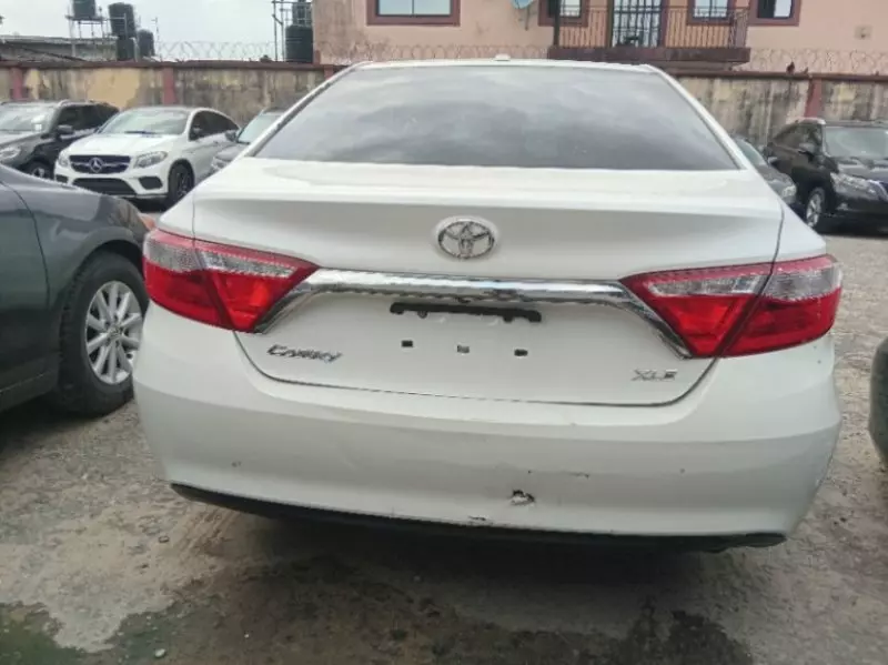 Toyota Camry   - 2014