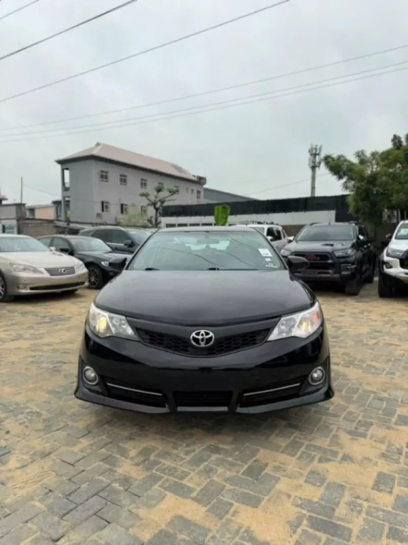 TOYOTA Camry   - 2014