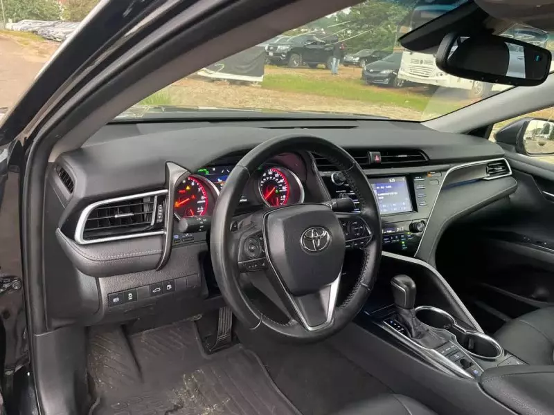 Toyota Camry - 2018