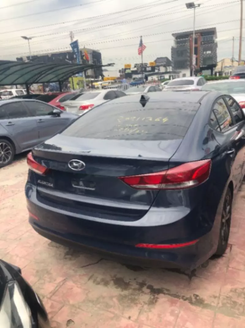 Hyundai Elantra   - 2017
