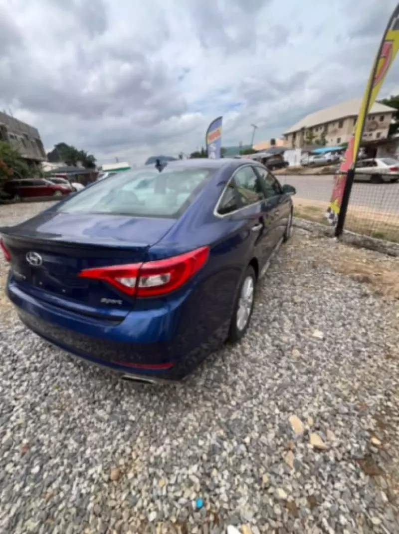 Hyundai Sonata   - 2016