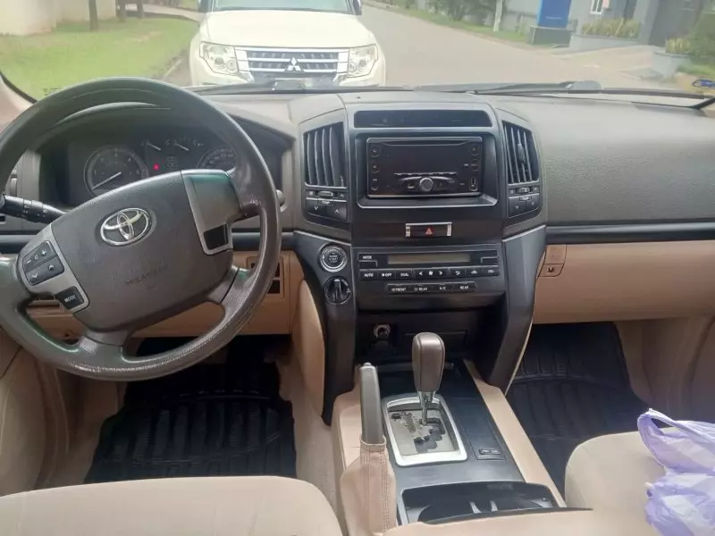 TOYOTA Land Cruiser - 2015