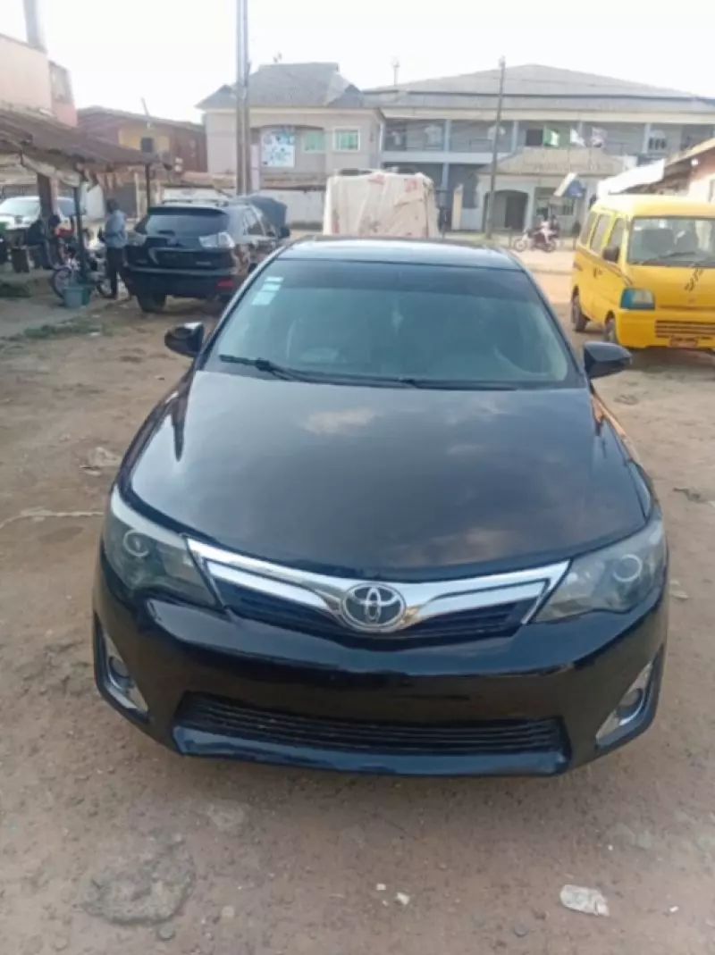 Toyota Camry   - 2013