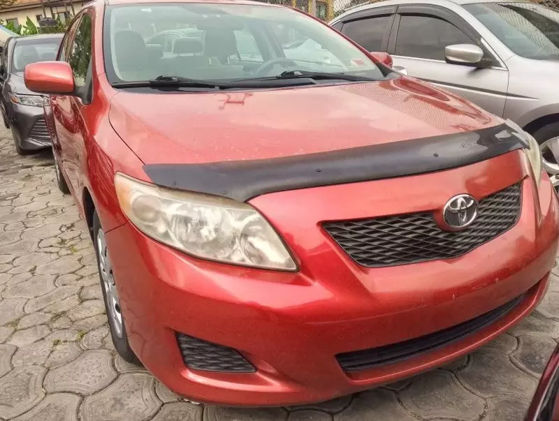 Toyota Corolla   - 2009