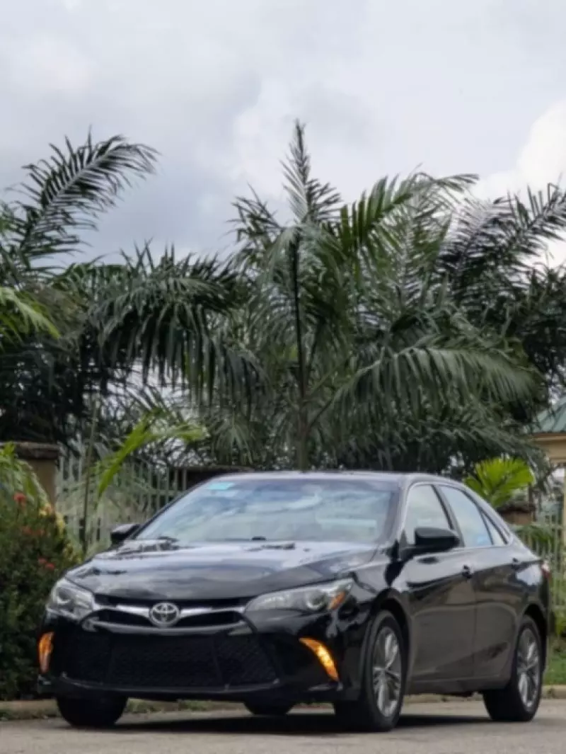 Toyota Camry   - 2016