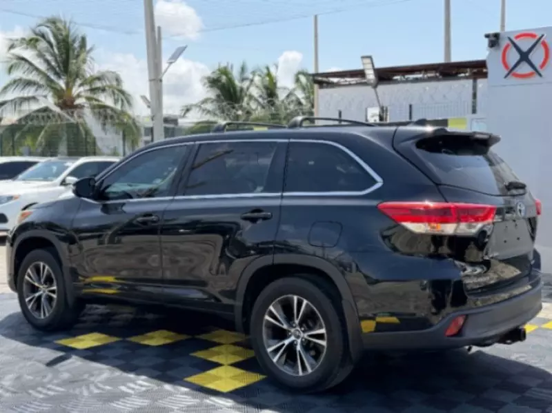 Toyota Highlander   - 2018