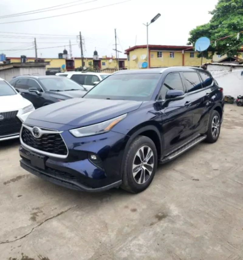 Toyota Highlander   - 2022