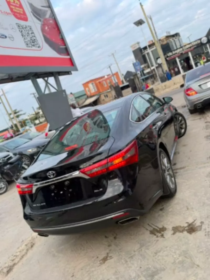 TOYOTA Avalon   - 2016