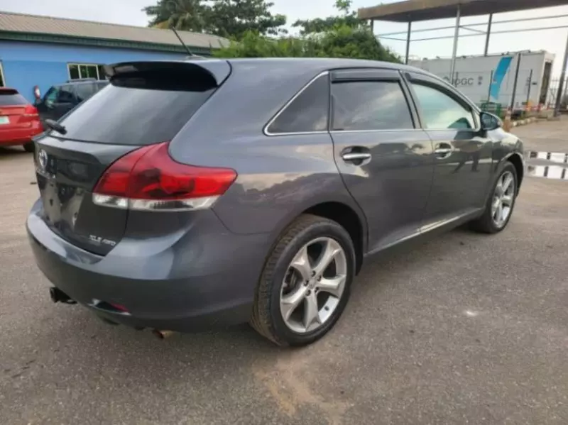 Toyota Venza   - 2013
