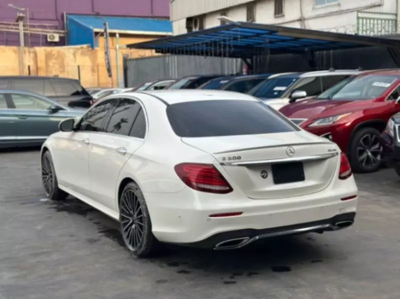 Mercedes-Benz E 300   - 2018