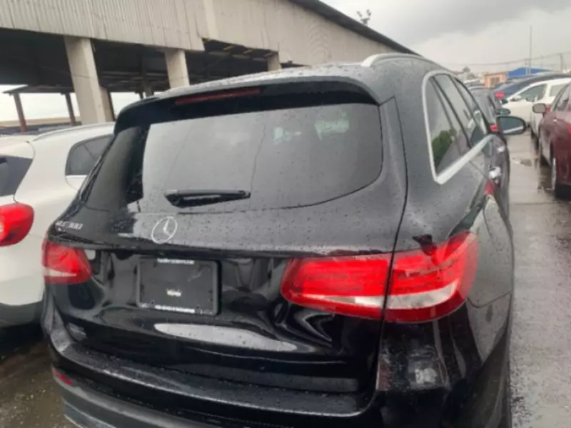 Mercedes-Benz GLC 300   - 2016