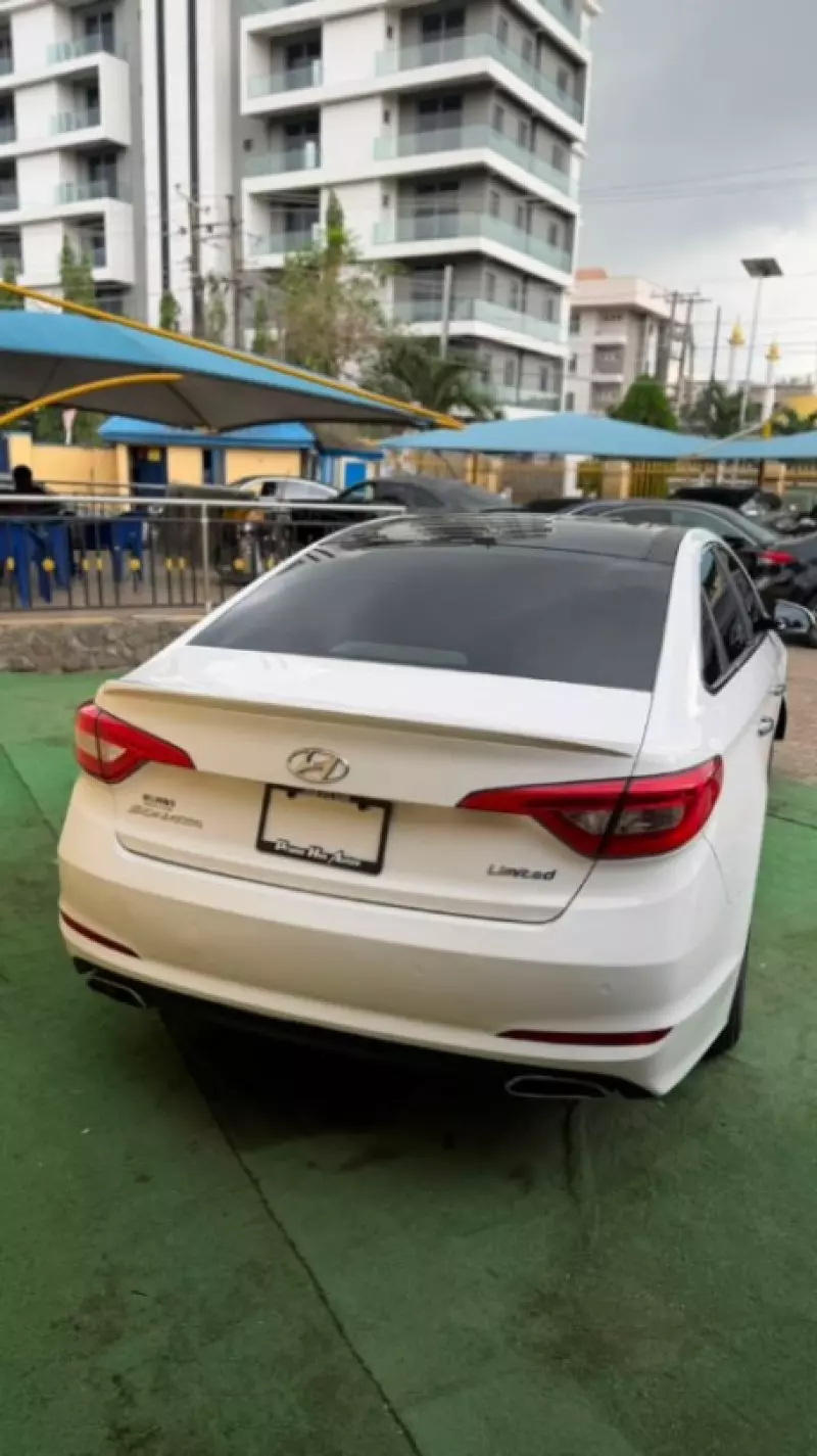 Hyundai Sonata   - 2015