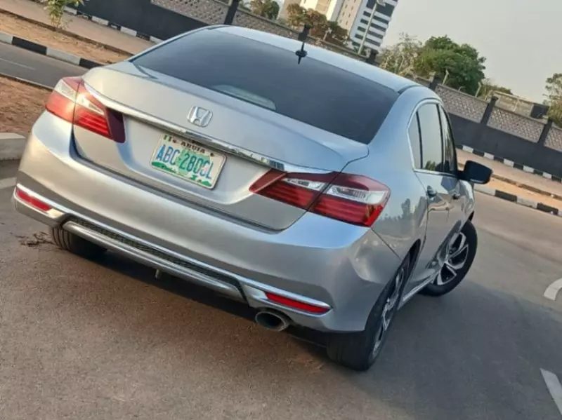Honda Accord   - 2017