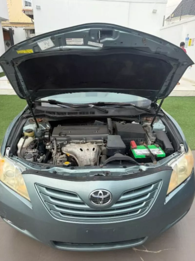 Toyota Camry   - 2009