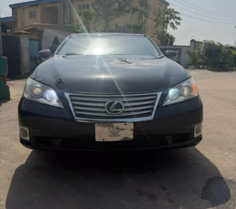 Lexus ES   - 2011