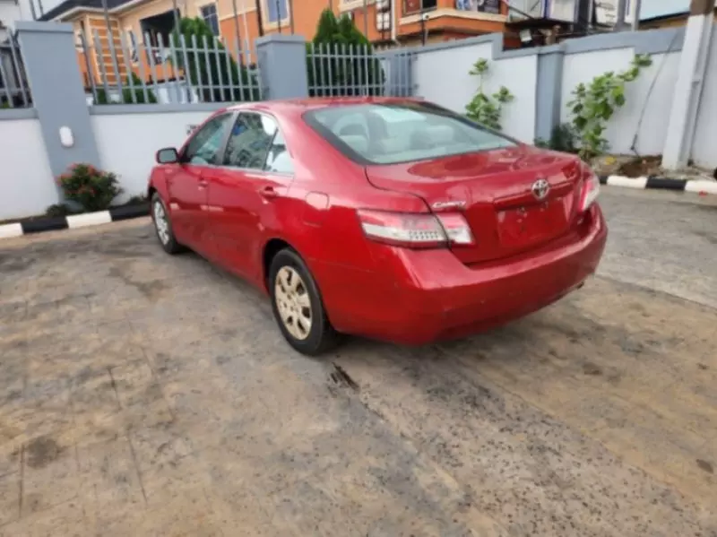 TOYOTA Camry - 2011