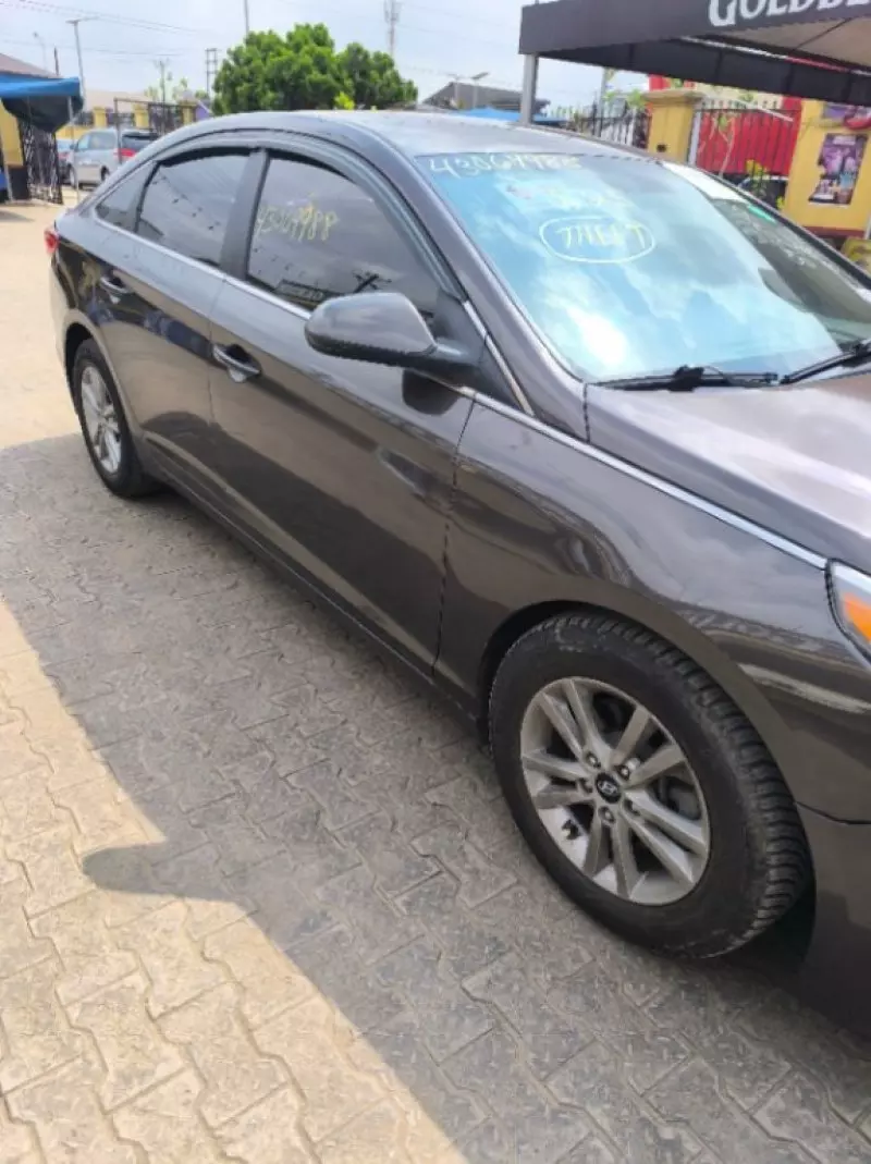 Hyundai Sonata   - 2015