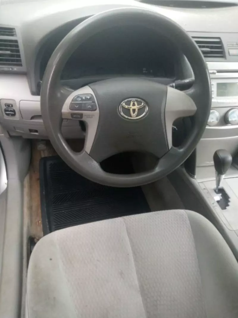 Toyota Camry   - 2011