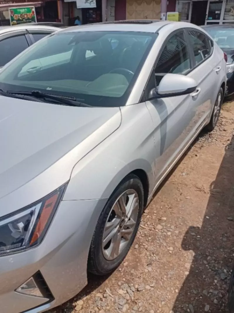 Hyundai Elantra   - 2019