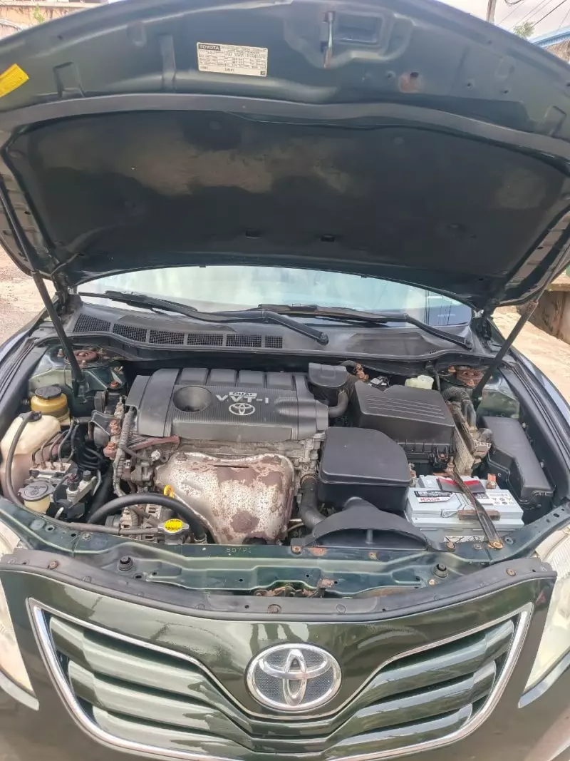 TOYOTA Camry   - 2010