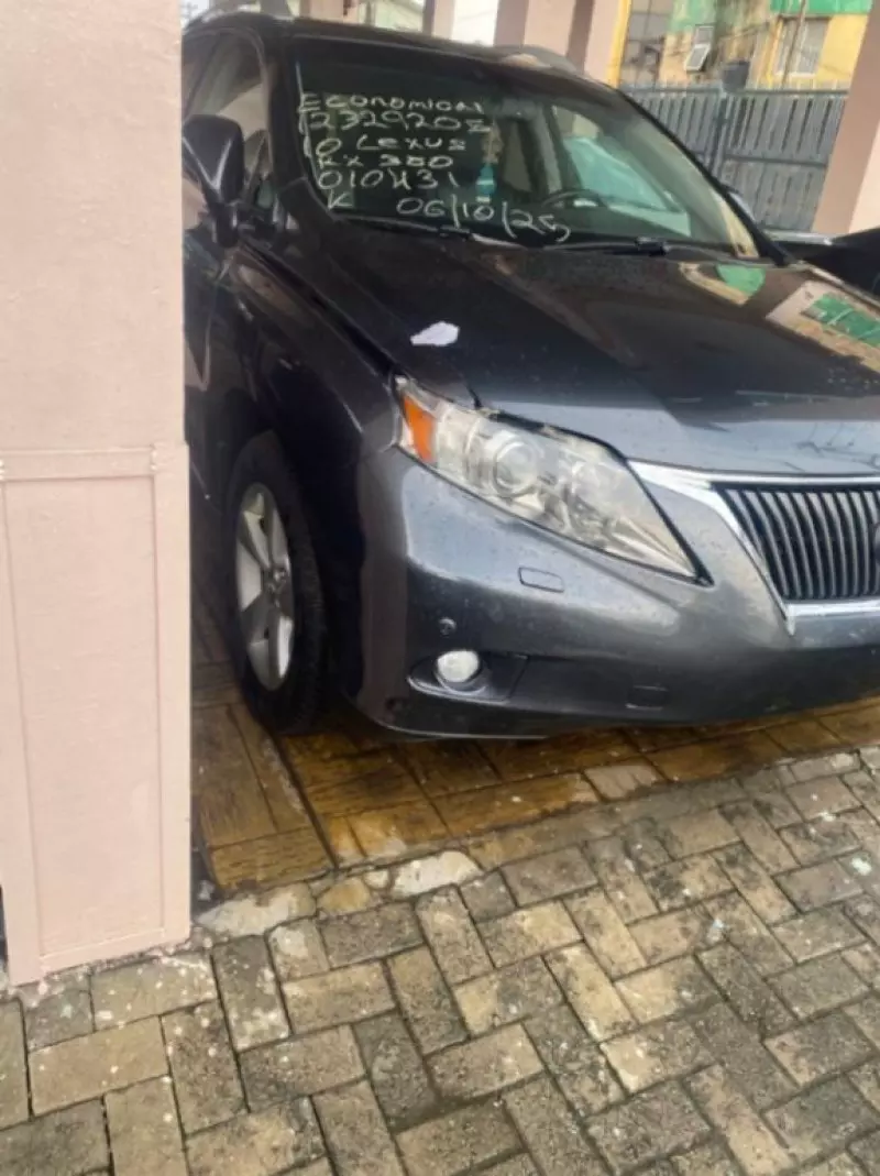 Lexus RX   - 2010