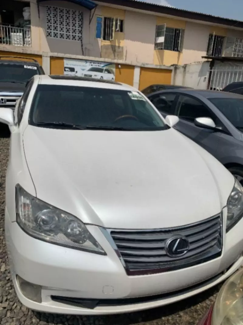Lexus ES 350   - 2011