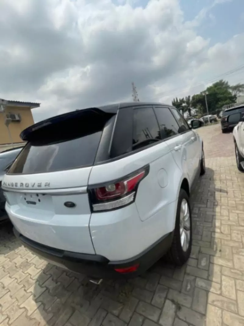 Land Rover Range Rover Sport   - 2016