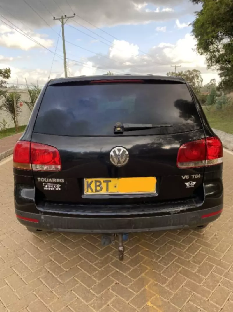 Volkswagen Touareg   - 2005