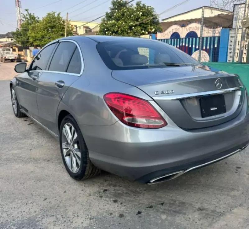 Mercedes-Benz C 300   - 2015