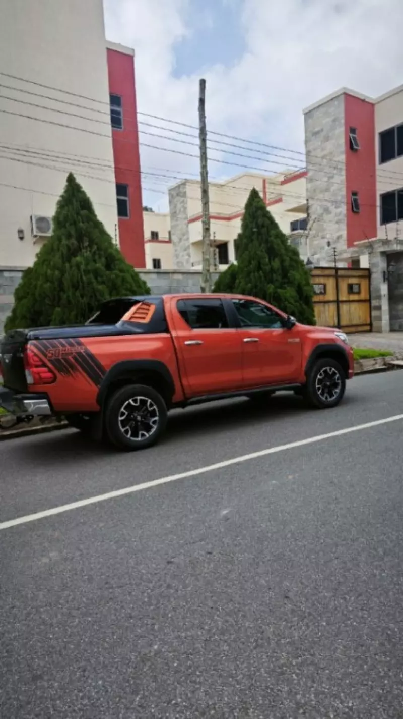 TOYOTA Hilux - 2019