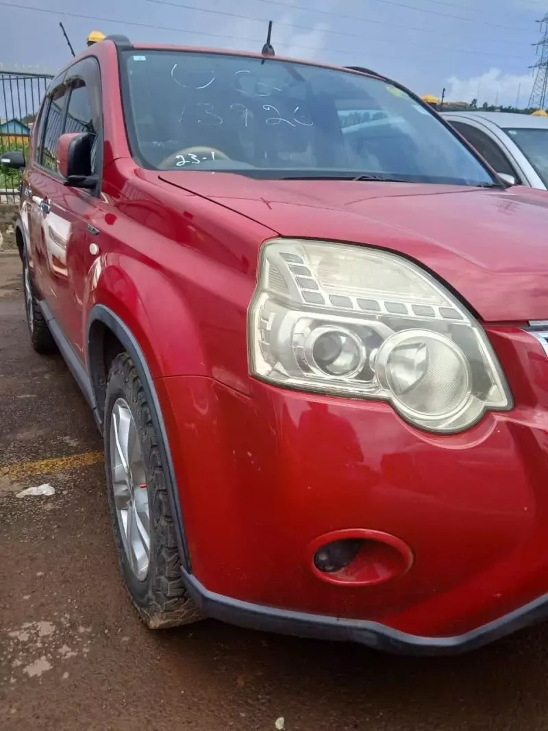 Nissan X-Trail - 2012