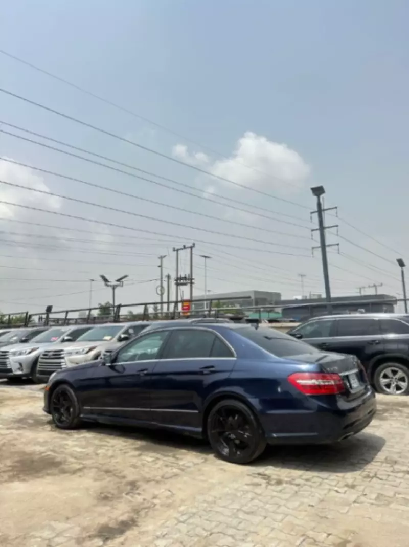 Mercedes-Benz E-Class   - 2010