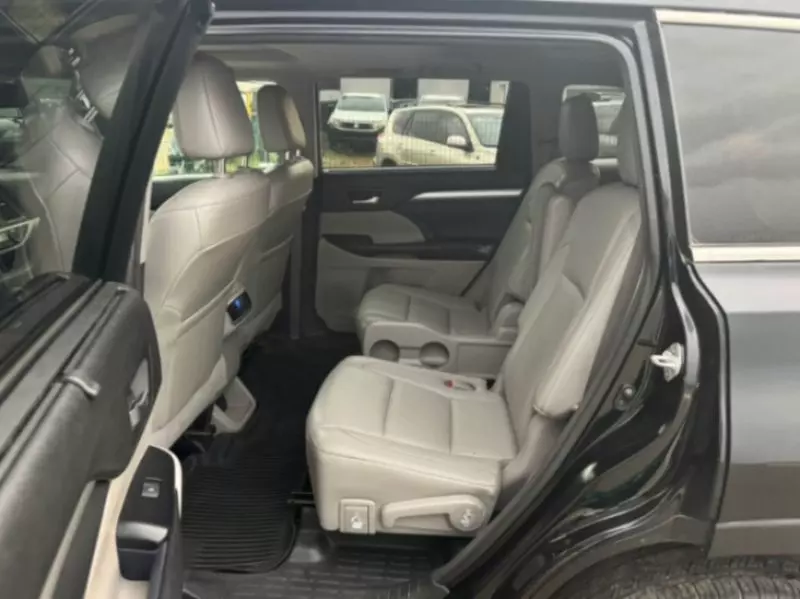 TOYOTA Highlander   - 2016
