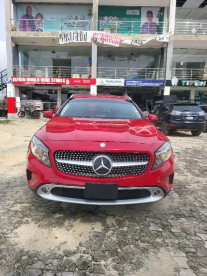 Mercedes-Benz GLA-Class   - 2015