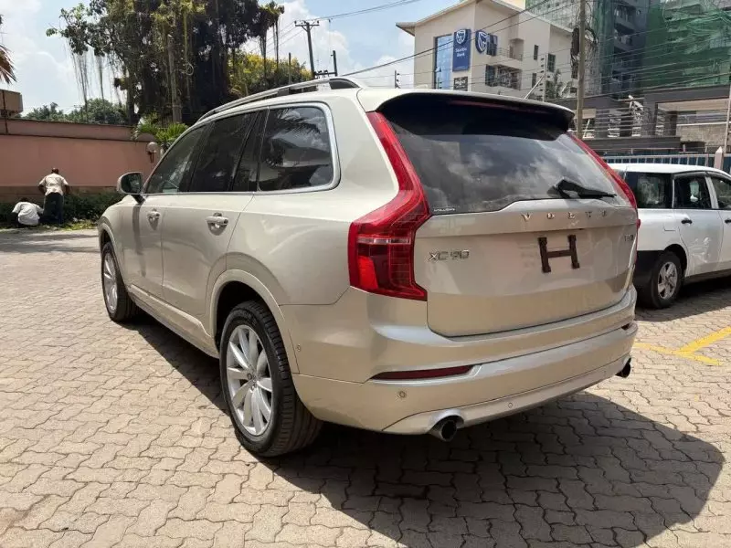 Volvo XC90   - 2016