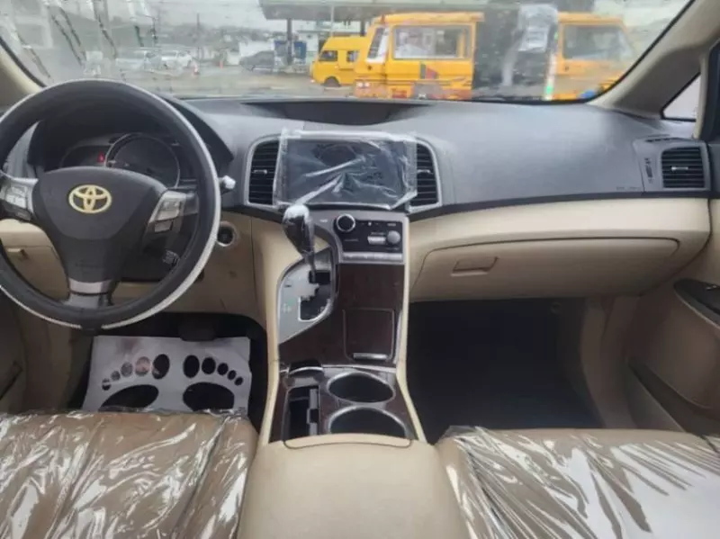 TOYOTA Venza   - 2010