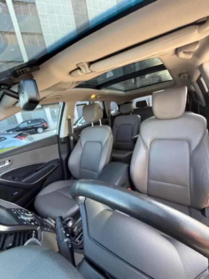 Hyundai Santa Fe   - 2015