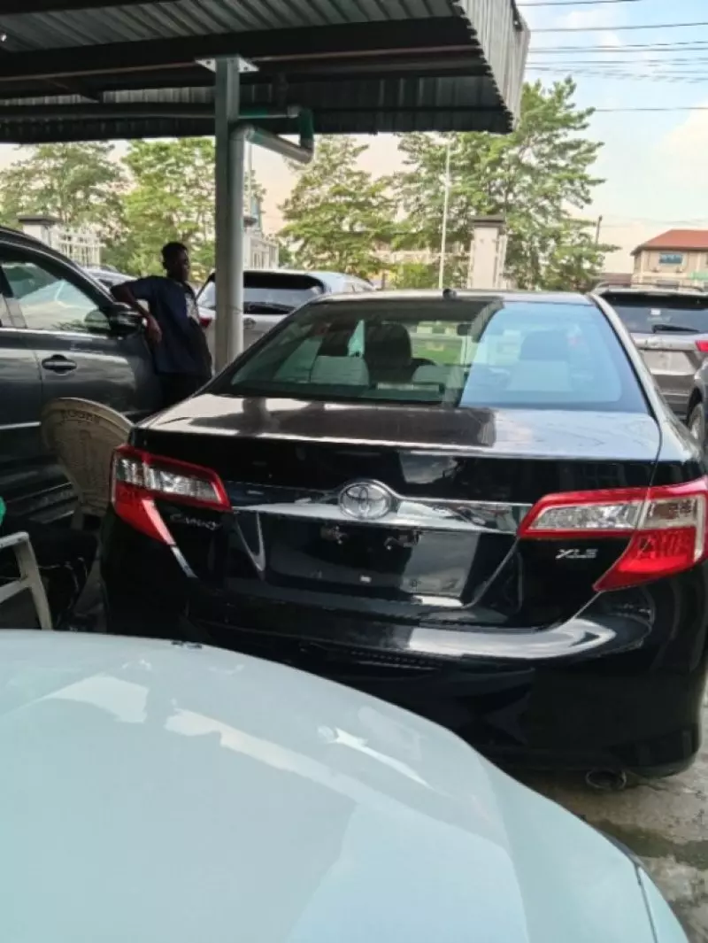 TOYOTA Camry   - 2012