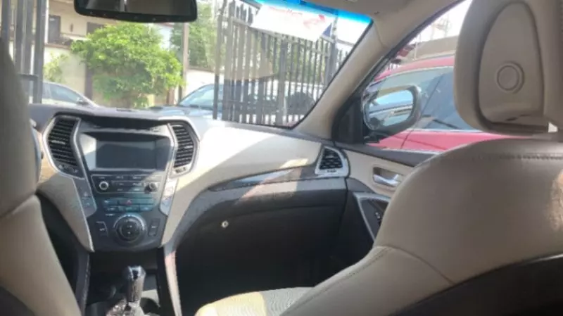 Hyundai Santa Fe   - 2017