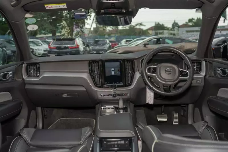 Volvo XC60   - 2021