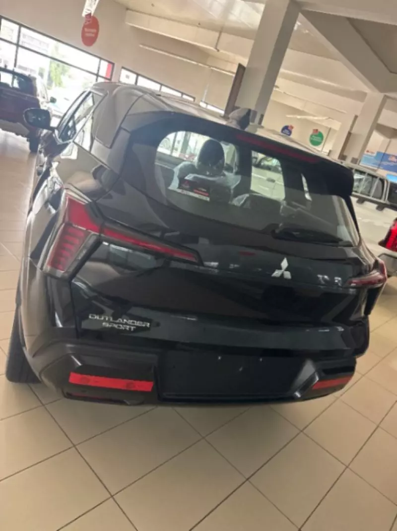 Mitsubishi Outlander Sport - 2026