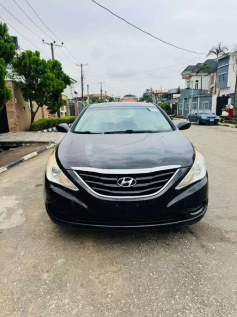Hyundai Sonata   - 2013