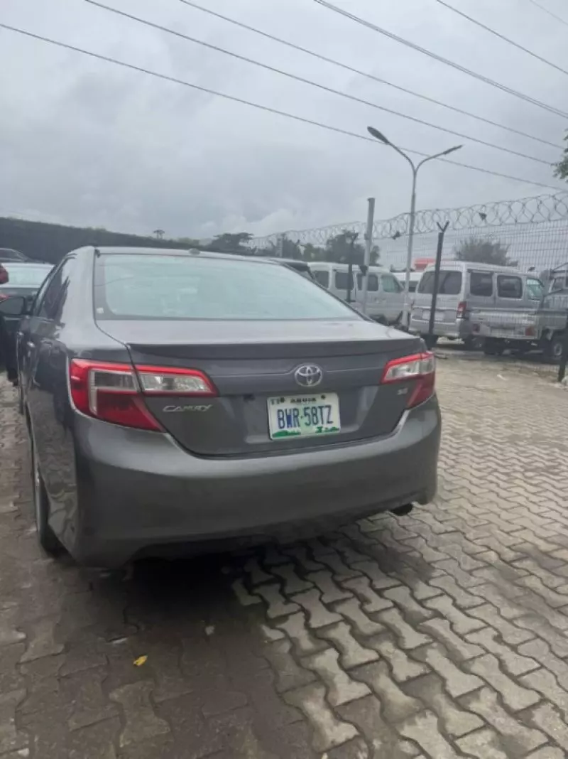 Toyota Camry   - 2012