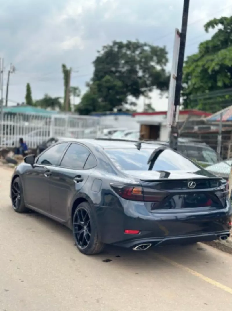 Lexus ES 350   - 2016
