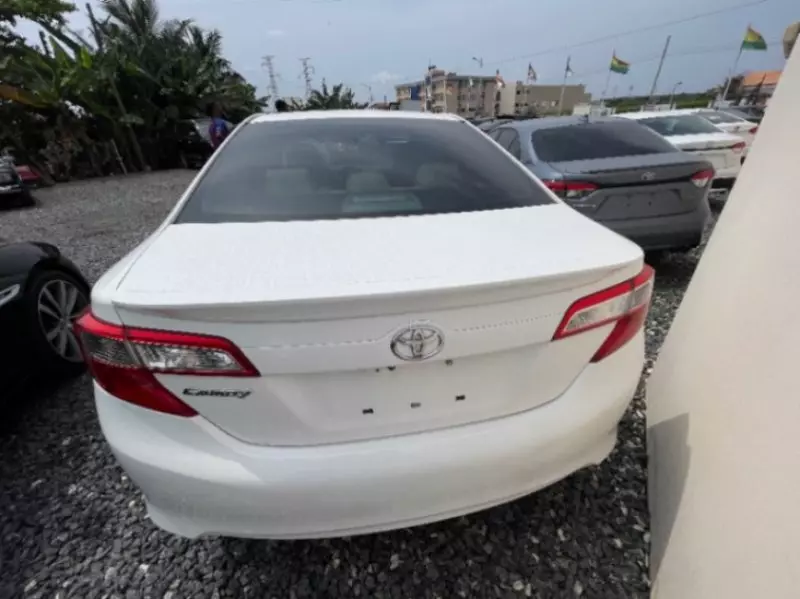 Toyota Camry   - 2014